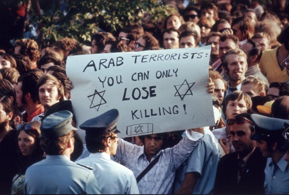 Biểu tình phản đối khủng bố ở Olympic 1972.